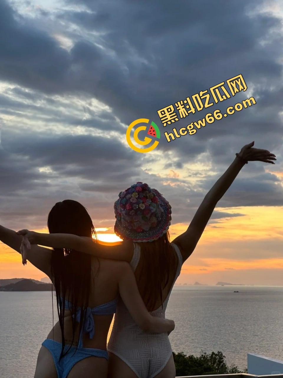 四川泸州双飞巅峰现场曝光，网红脸姐妹花主动献逼叠罗汉，一晚连干七次，猛男操疯成神！-3