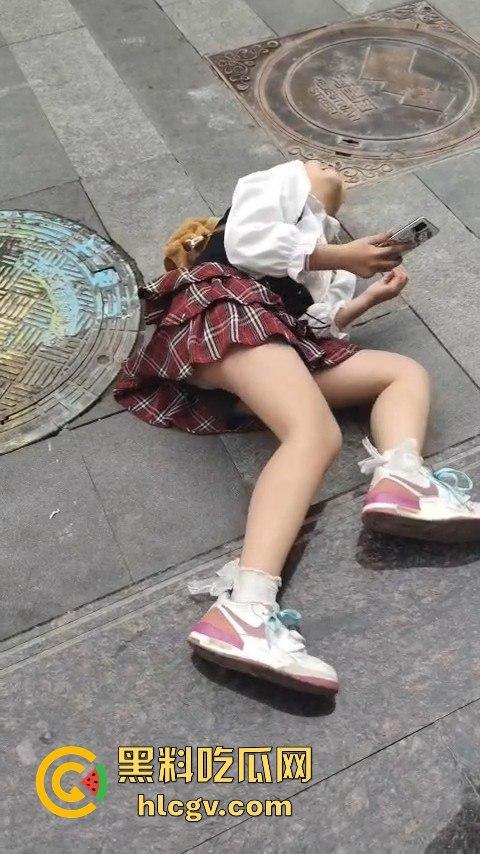 瓜友爆料河北石家庄07年出生的【王玉媌】,疑似群P上瘾却不嫌丢人,身上衣服全是炮友赠送!-5