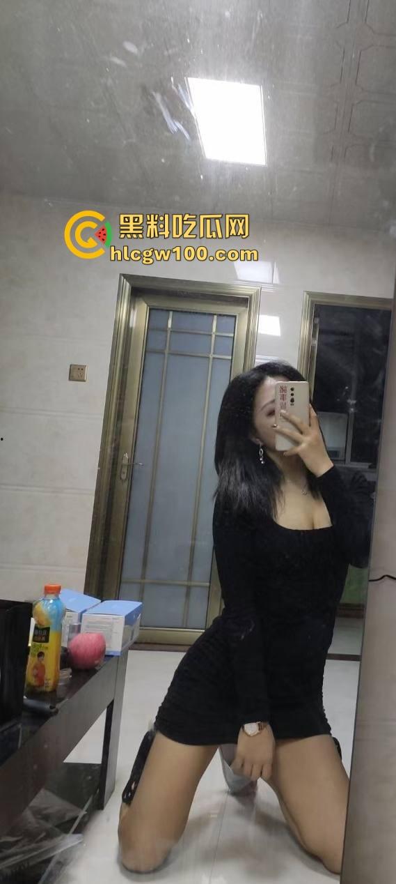 上海已婚反差骚妻【于思雨】背着老公跟炮友疯狂约炮,蜂腰美乳蜜桃臀被爆操到浑身抽搐,结婚照都成了撩骚工具!-4