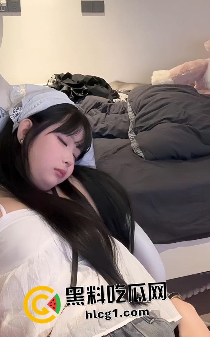 抖音小屁大王【屁小六】 内网网红 外网福利姬 最新反差付费资源 完美的屁股绝对对得起名字-9