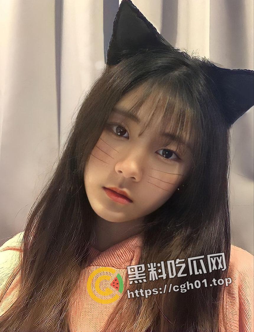 台湾台北大学生 教科书级别反差婊  御姐脸的人性飞机杯 自慰都能水多的溢出来-11