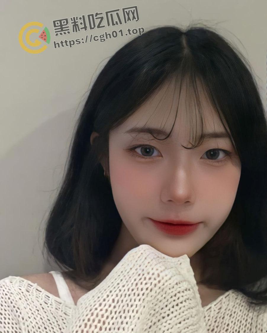 台湾台北大学生 教科书级别反差婊  御姐脸的人性飞机杯 自慰都能水多的溢出来-13