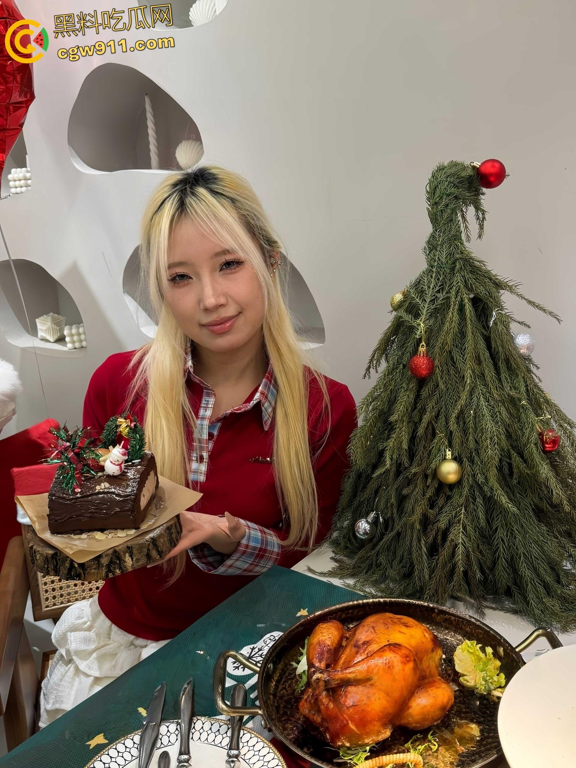 山东青岛城阳区【李萱婷】,与炮友在家疯狂做爱,小穴湿润饥渴,性感红色情趣诱惑,没忍住被炮友无套内射 !-3