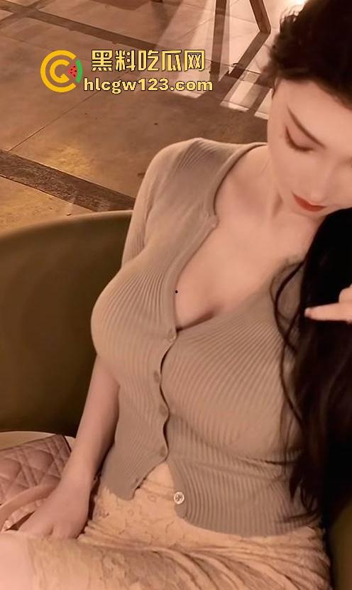 高颜值巨乳网红【刘斯斯】性爱视频流出 极品大奶 诱惑反差 男友鸡巴进去了还不满足扭来扭去的 骚出天际!-6