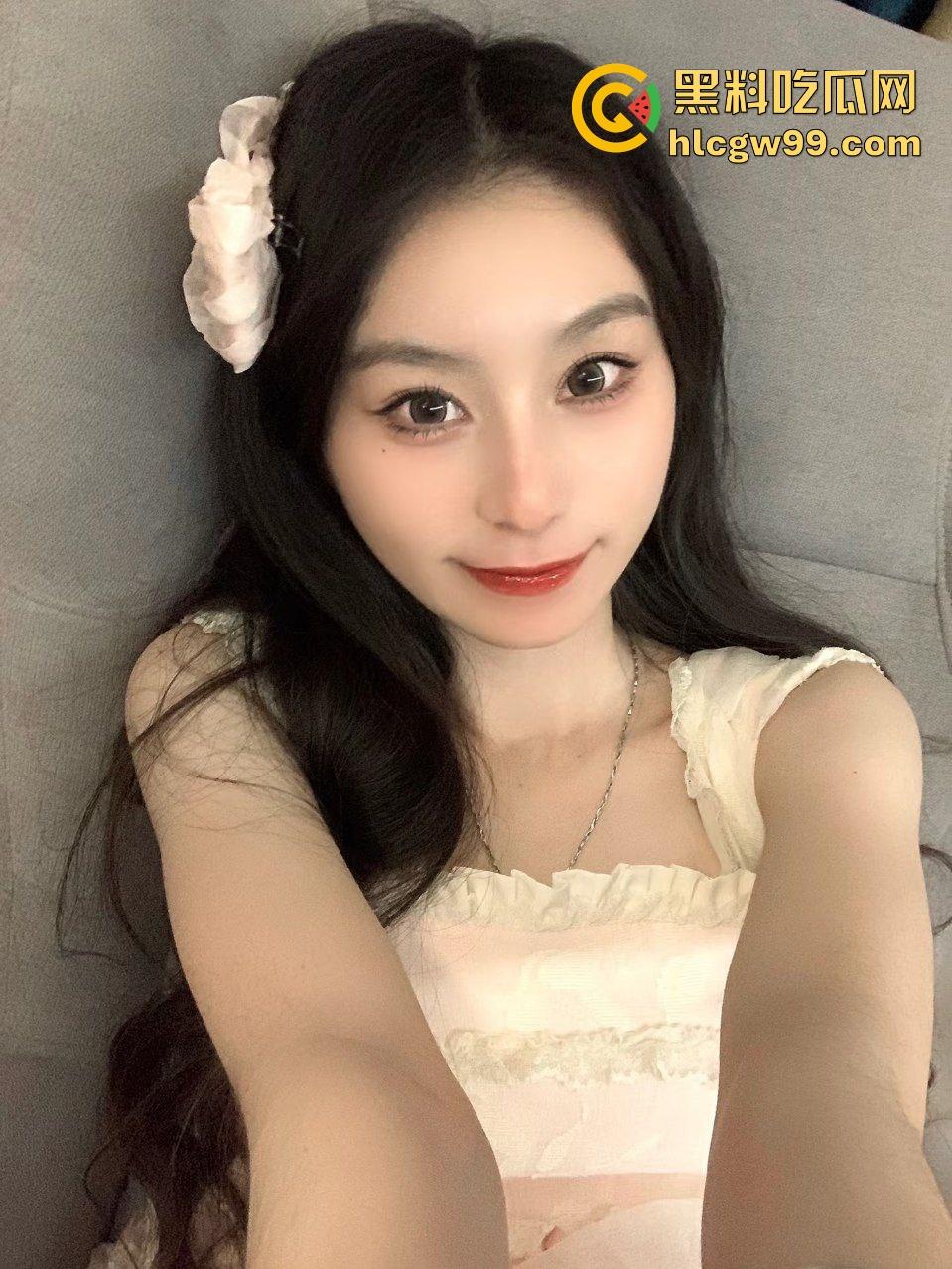 重庆化工职业洛丽塔骚鸡【黄娅】与体育生网友面基一顿饭就得吃，母狗模样口爆吃鸡吞精！独家流出！-2