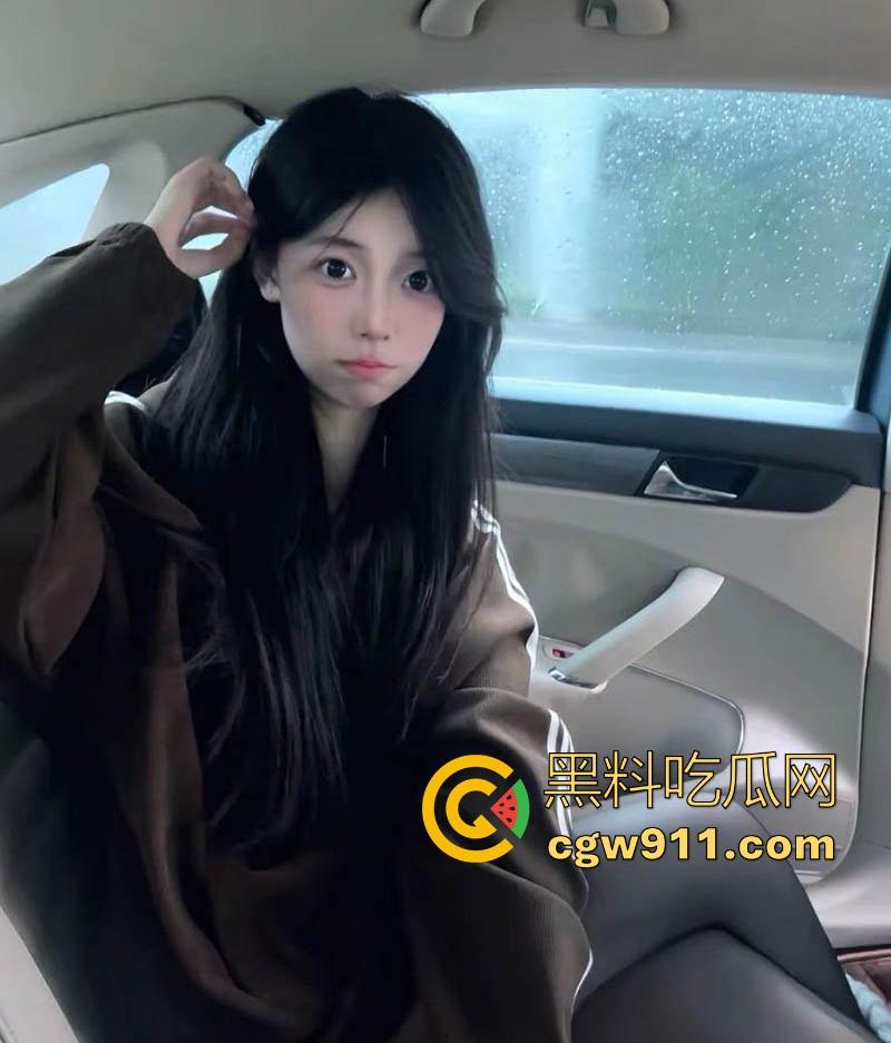 杭州酒吧极品小公主【姜丽君】夜店女王甜美脸蛋,被带走酒店玩弄,对镜口交疯狂后入,极其淫荡!-2