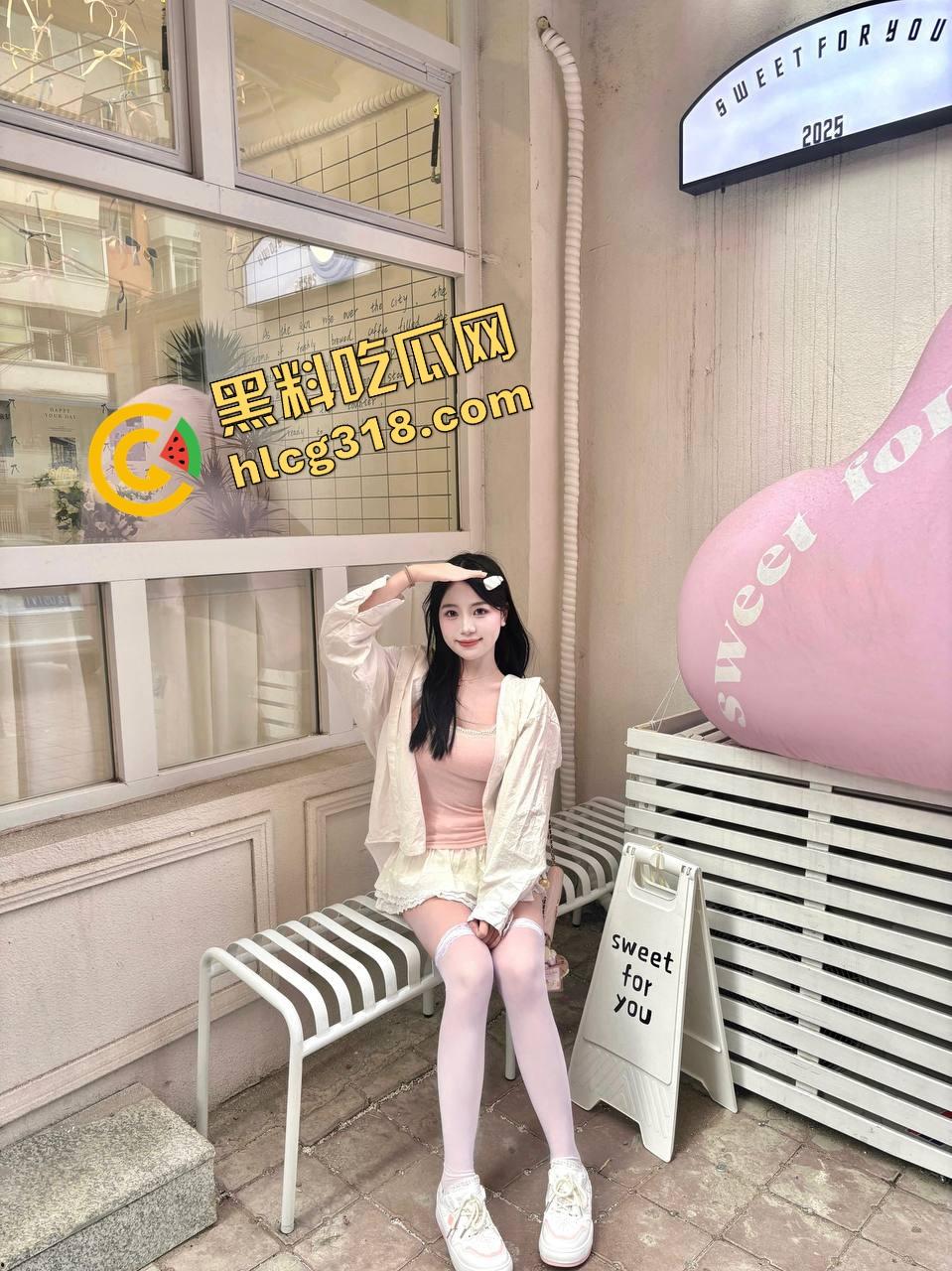 健身房现场约炮蜜桃臀骚货操起来太顶了，后入撞得啪啪响，女上骑乘甩得大腿发麻，不打一发说不过去！-1