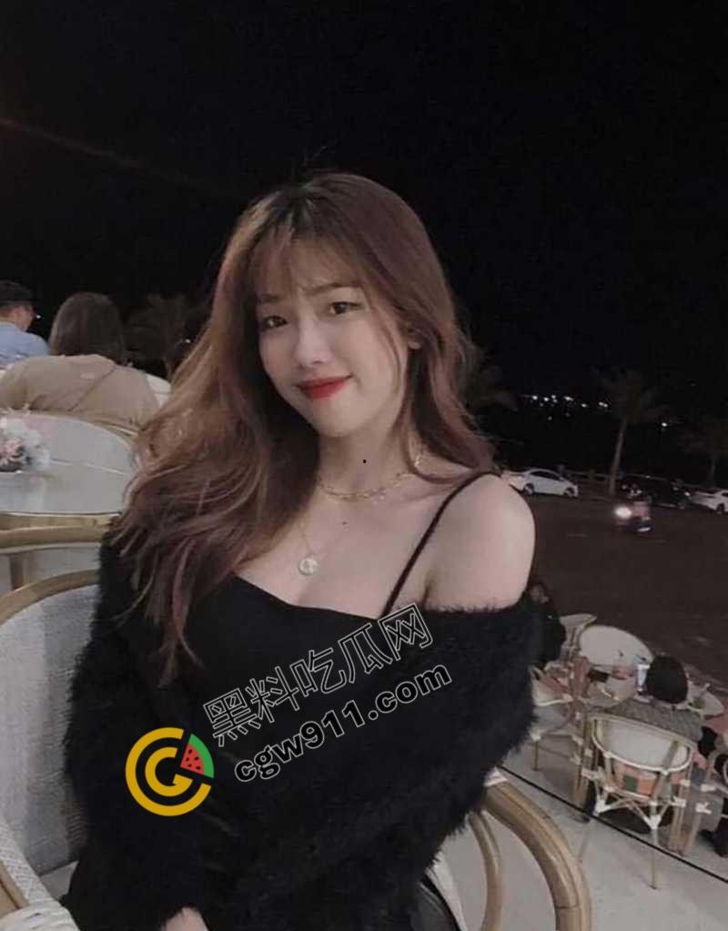 广西职院校花【韩诗瑶】大胆私拍，狂野自称母狗，嫩穴湿滑被大屌暴操，淫荡魅力沸腾全校-2