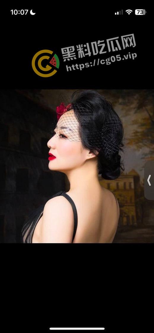 阿姨 我不想努力了!青壮小伙约炮房东饥渴阿姨 给阿姨舔喷射了 全程骚话 姨是真的败火啊-5