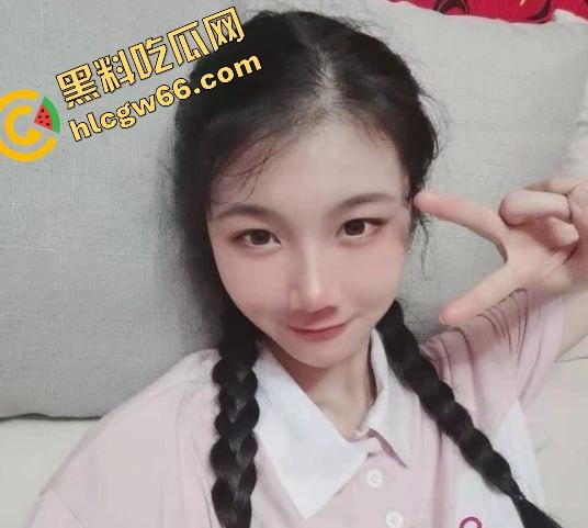 湛江遂溪高中艺术楼惊现野战现场,高三骚妹光腚骑在身上操,门缝偷拍啪啪实录传疯全校!-1