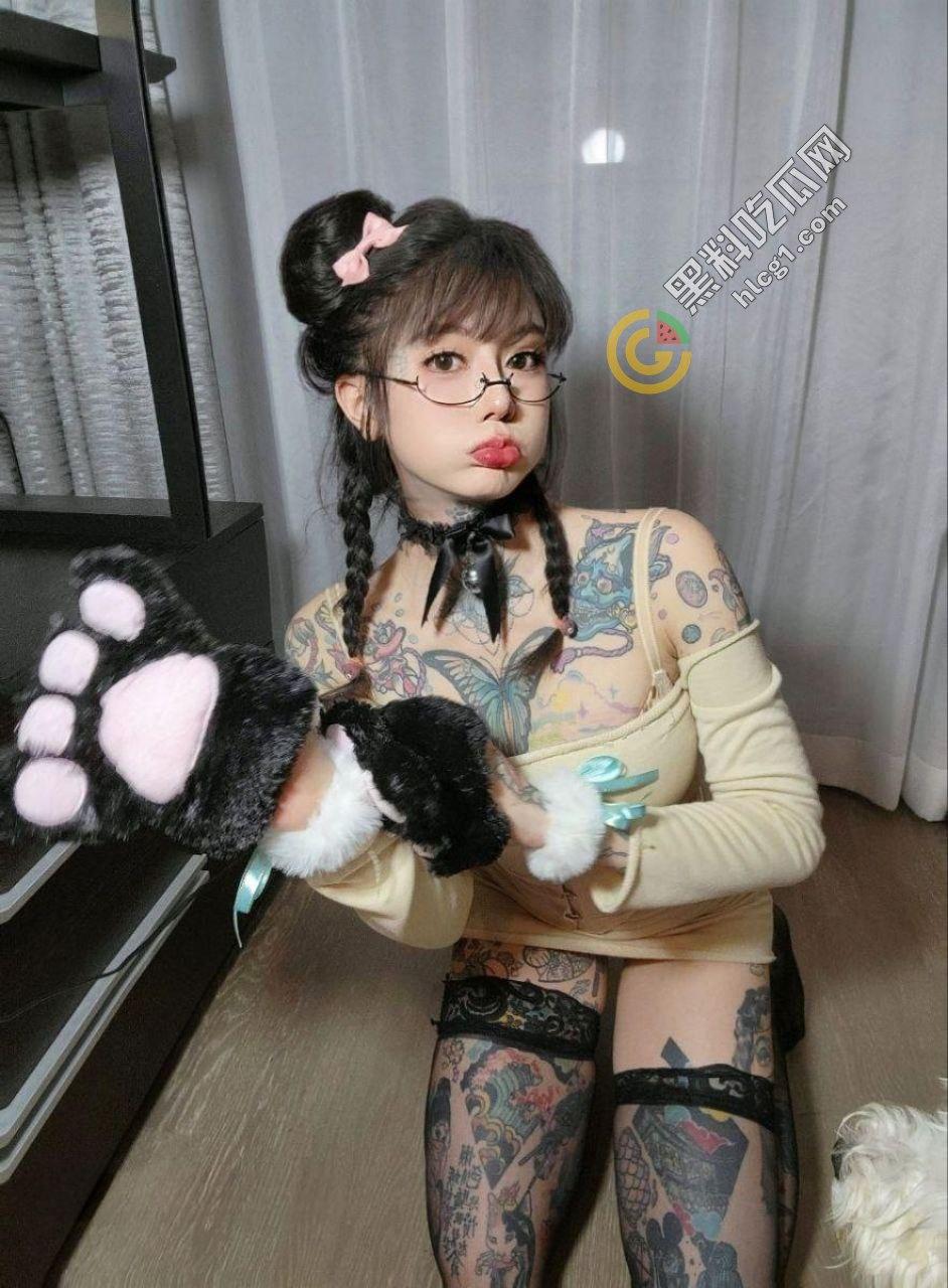 推特纹身网红龙猫情侣引爆网络,野性纹身与非主流情趣生活全曝光!-6