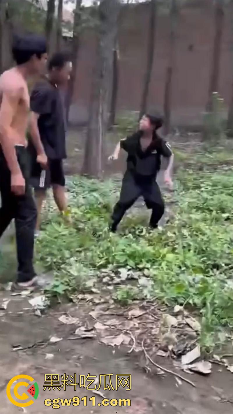 山东聊城临清市村头恶霸,烟店镇王集村一个14 岁,一个18岁,对一个12周岁的孩子进行殴打,真以为自己古惑仔了?-6