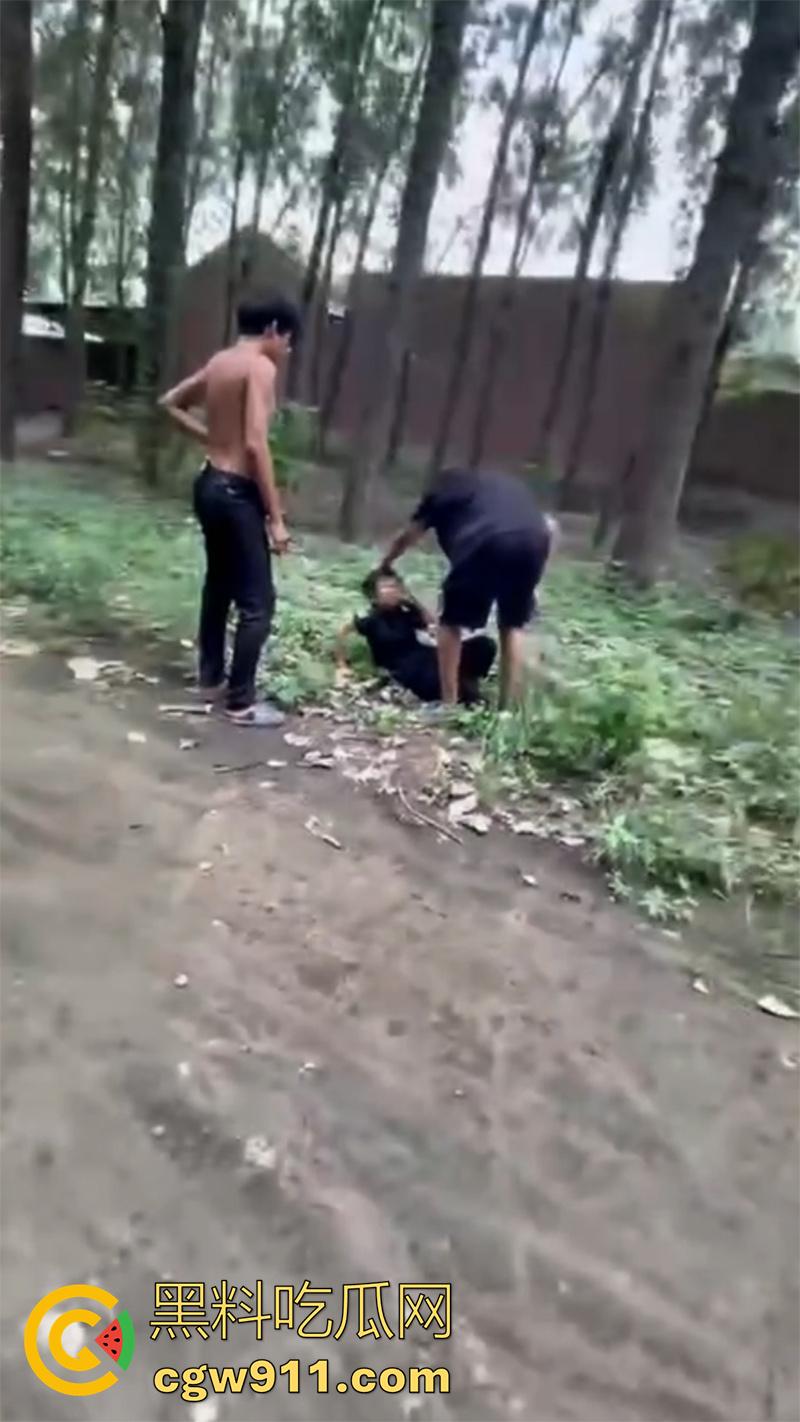 山东聊城临清市村头恶霸,烟店镇王集村一个14 岁,一个18岁,对一个12周岁的孩子进行殴打,真以为自己古惑仔了?-8