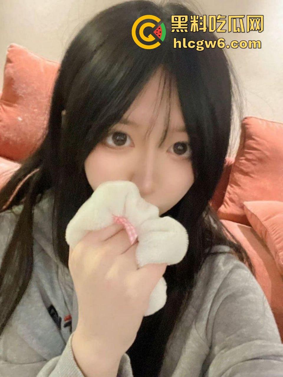 杭州清纯双胞胎姐妹 姐姐御姐范,妹妹萝莉系,轮流伺候大肥猪金主爸爸被猛操,多少男人梦寐以求的御萝双修场面!-20