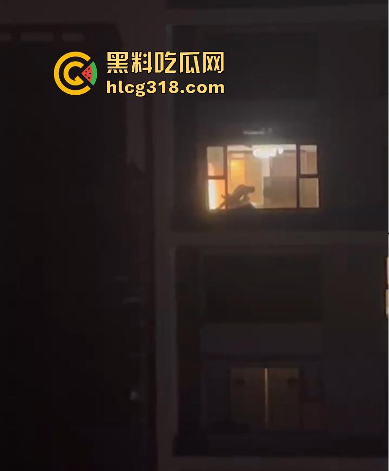 商务套房惊现落地窗前激情做爱!灯也不关窗帘也不拉 多种姿势爆操打桩不停 看得人饥渴难耐!-4