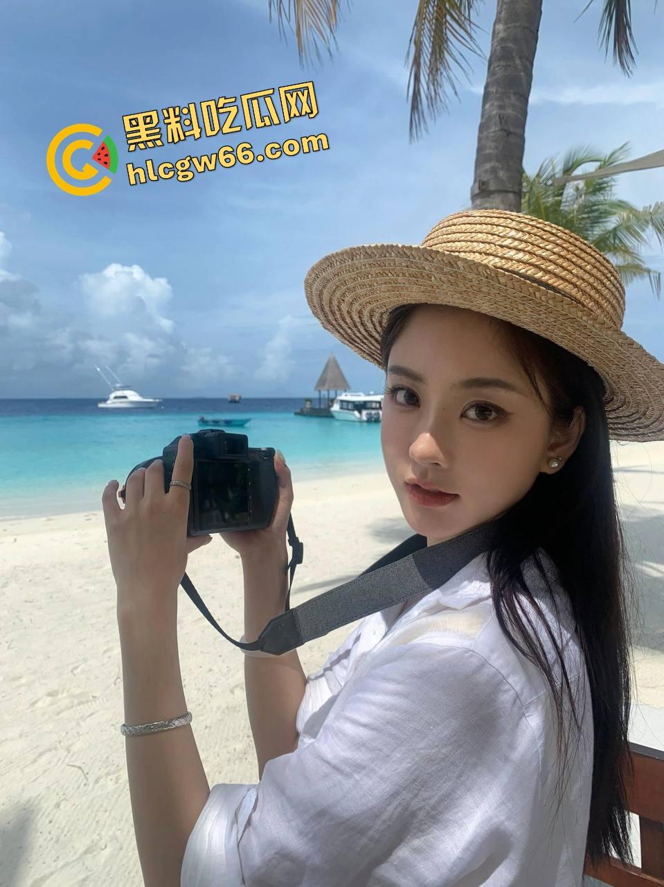 足控福利拉满,脚丫子一搓就爆浆,骚妹用脚玩鸡儿玩得贼6,三分钟不到就给你榨出来,谁还用手啊?-4