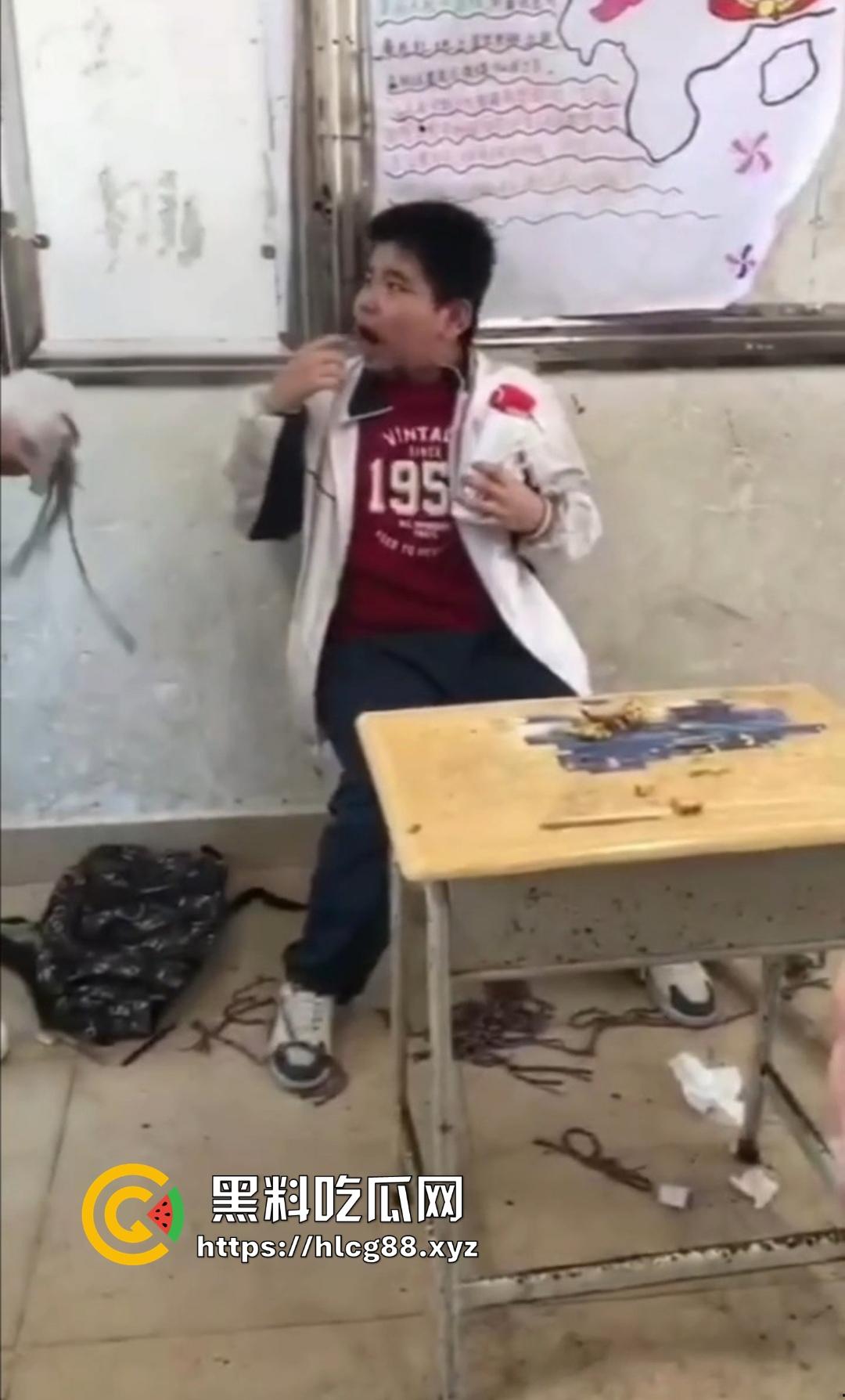 吴川三中一群人渣围殴弱智学生塞嘴逼打飞机,学校还他妈忙着捂嘴护畜生!-4