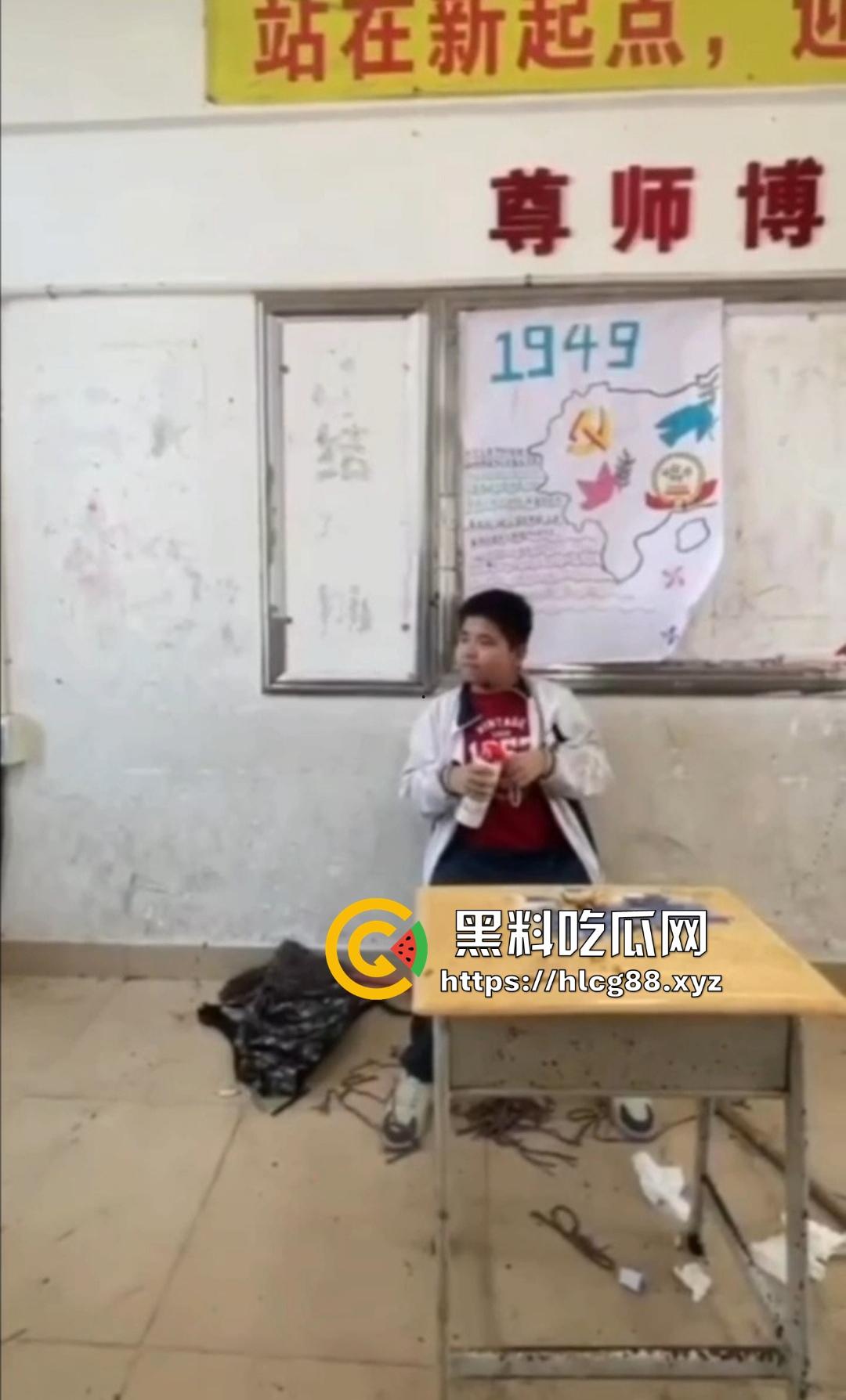 吴川三中一群人渣围殴弱智学生塞嘴逼打飞机,学校还他妈忙着捂嘴护畜生!-9