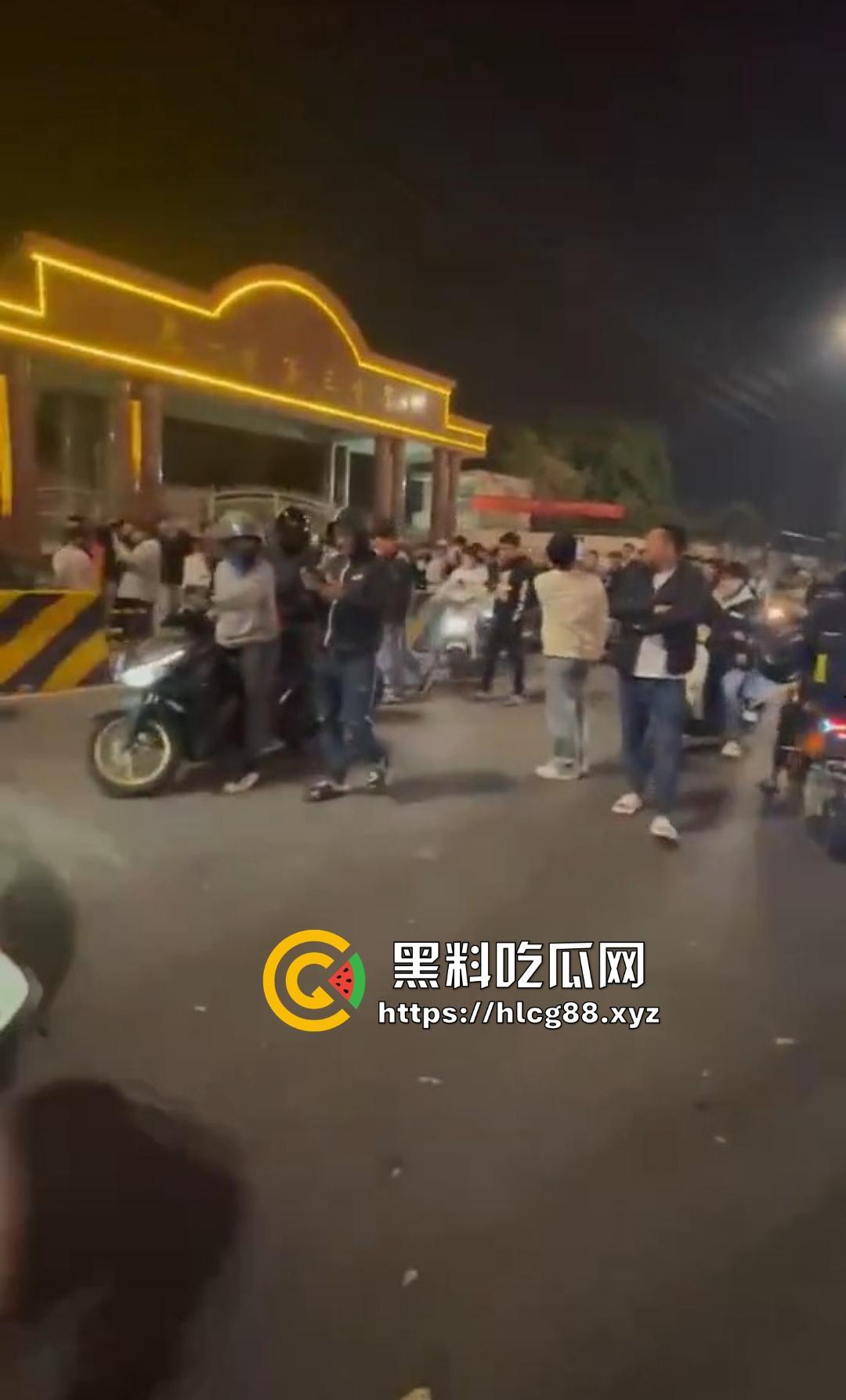 吴川三中一群人渣围殴弱智学生塞嘴逼打飞机,学校还他妈忙着捂嘴护畜生!-15