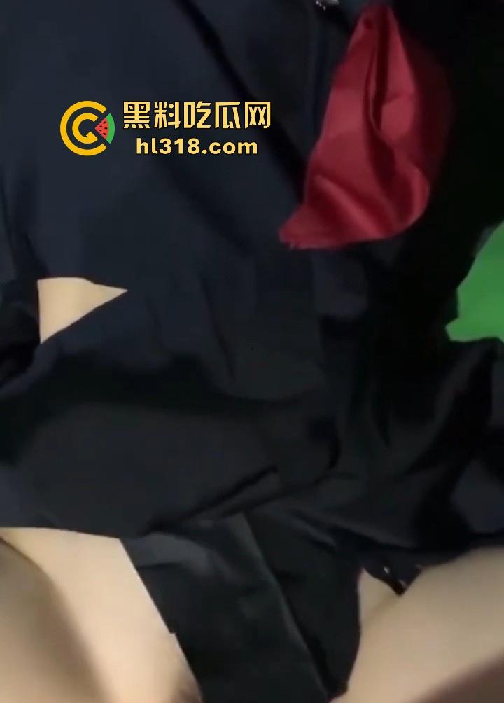 湘潭大学大三学妹【袁小敏】不雅视频被男友曝出,清纯少女被调教成风骚母狗,自慰勾搭极其反差!-12