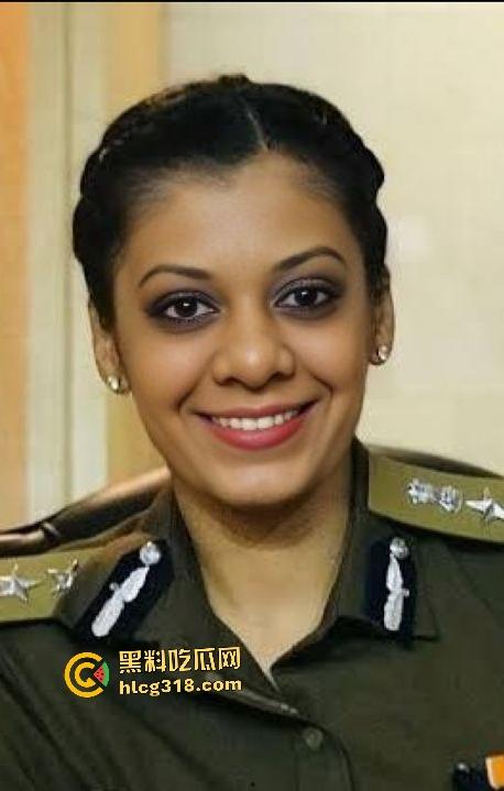 印度女军官为升职献身高级将领!吃黑鸡巴骚劲爆棚,你别说这床上技术和战场技术有的一比!-2