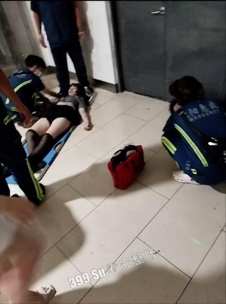 大悦城布车 一男一女拼酒 龙舌兰一口闷,直接把自己喝死了 千万别为了装逼把命给交代了-7