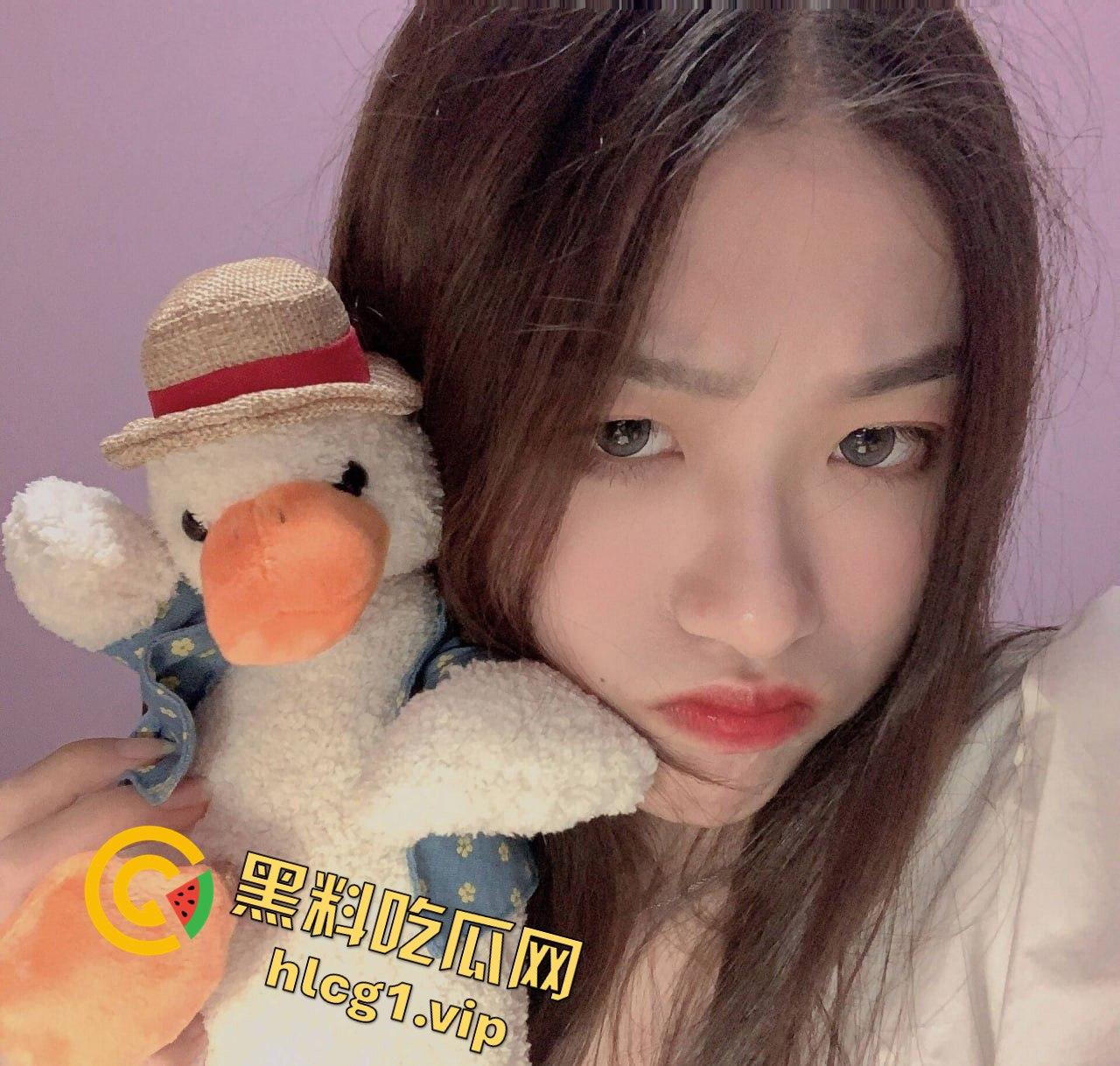 师范学院大二女学生私密自拍云盘外泄!和男友的激情时刻被曝光!-6