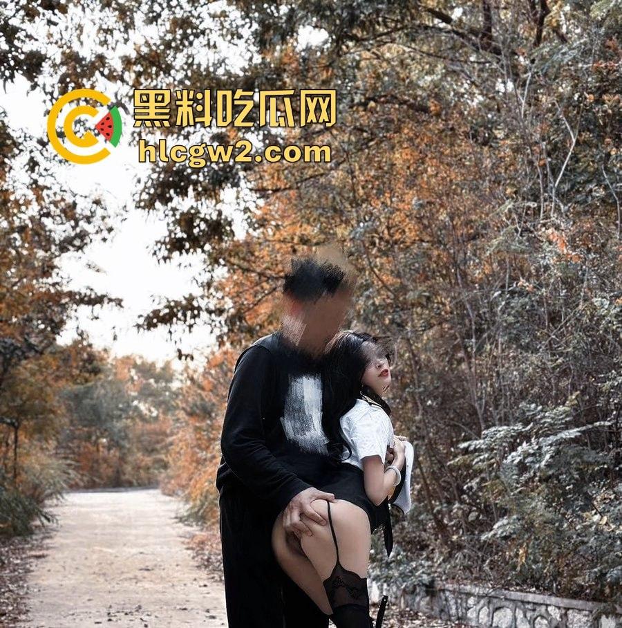 上海极品露出情侣【毒药】公开露出 肥臀扭到爆,炮架身材各种浪叫媚音,撸点直接拉满!-20