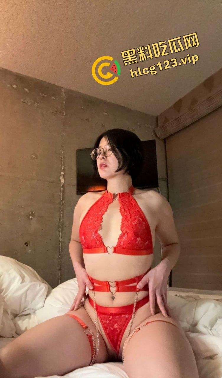 OnlyFans爆火的【annixpress】极品肥臀反差婊,这屁股看着都让人想冲一发!-29
