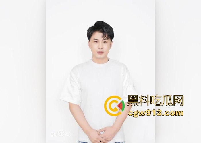 顶流男网红【辛巴】再陷风波!因嫖娼被杭州警方带走,出来之后就立马跑路去了香港,嫖娼视频流出!-12