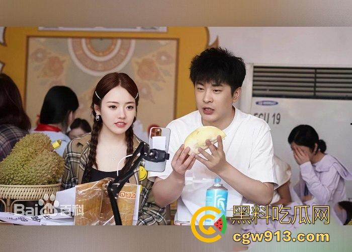 顶流男网红【辛巴】再陷风波!因嫖娼被杭州警方带走,出来之后就立马跑路去了香港,嫖娼视频流出!-14