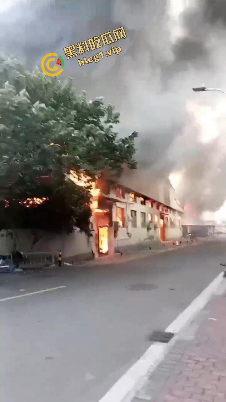 燃烧殆尽!宁波海曙一装潢材料市场 突发大火!火海涌现!-11