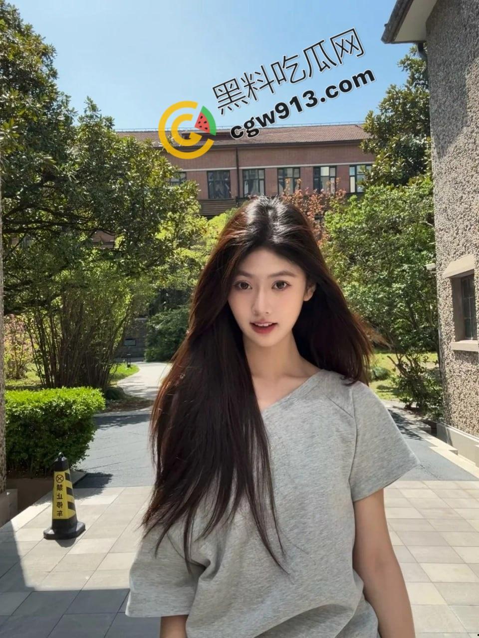 上海戏剧学院校花的私密收藏!为了 LABUBU 她不惜献身金主,淫靡视频外流震憾全校-1