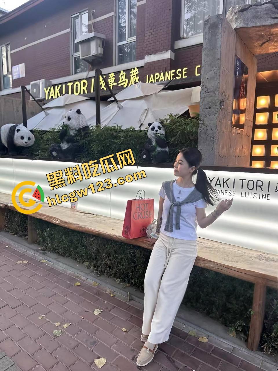 青岛女神【吴雯】表面名媛,私下跪舔金主深喉泪崩,她的喉咙比逼还紧,跪舔的模样比站着还贱!-4