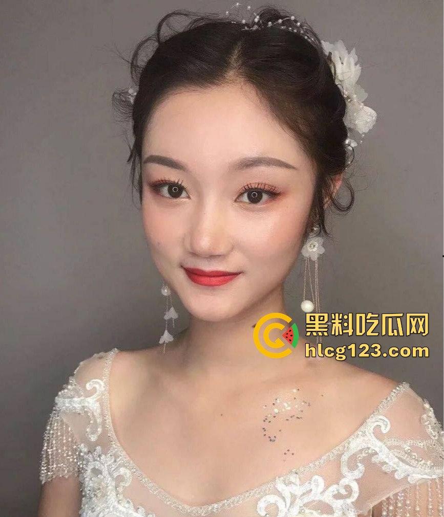 广州李平珊疯狂后入战情夫,肥臀高翘不止,叫声太撩人,白嫩肌肤欲罢不能!-1