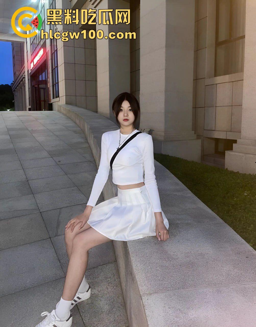 北京海洋学院【林依依】调教视频曝光，粉嫩出水颜值在线，呻吟声很勾引人！-2