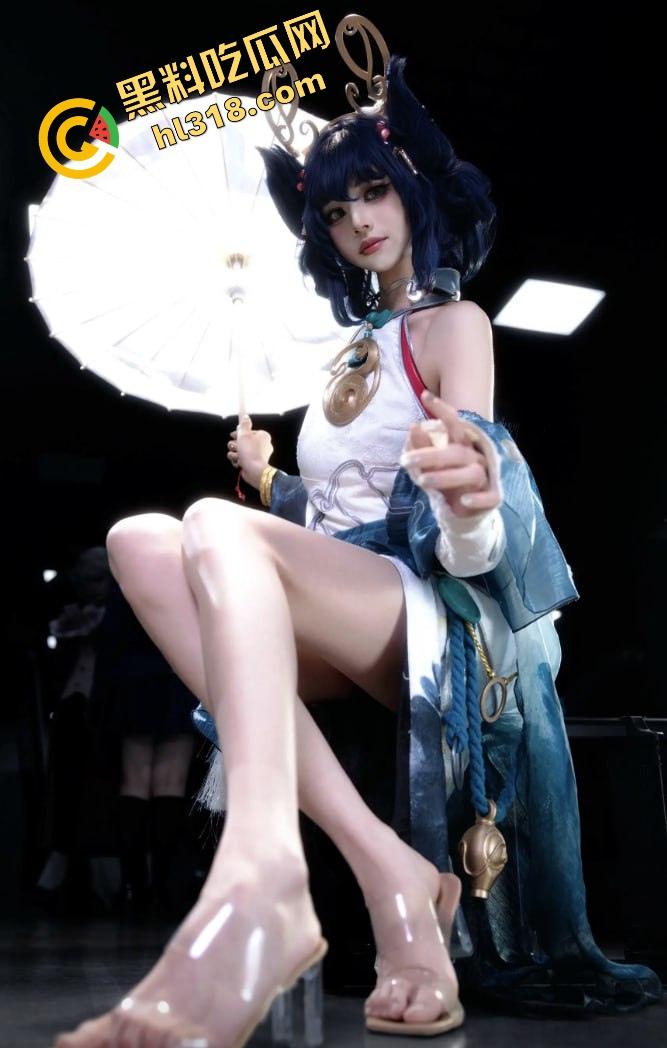 coser比比谁骚,成都夜场漫展集体裆走光,连体丝袜裹逼,内裤全外穿,宅男手机拍到爆存储!-8