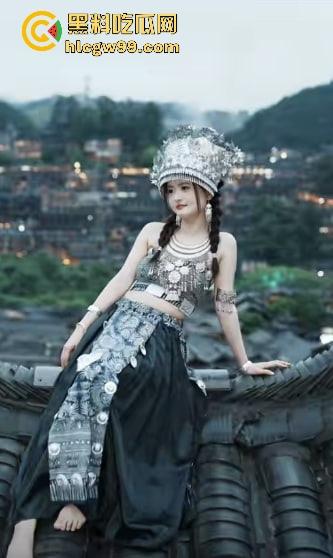 抖音女主播『遇ta轻奢』卖内裤,2000人围观只下了5单,全是老司机开车,弹幕骚话把主播整破防!-4