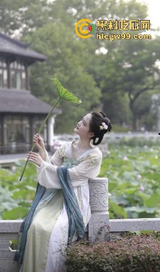 抖音女主播『遇ta轻奢』卖内裤,2000人围观只下了5单,全是老司机开车,弹幕骚话把主播整破防!-12