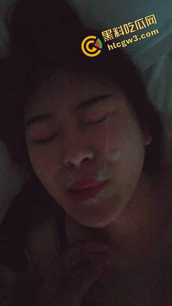 广州东莞已婚骚贱小少妇『何春颖』与老公户外厕所偷偷后入 捆绑黑丝性爱!独家流出!-6