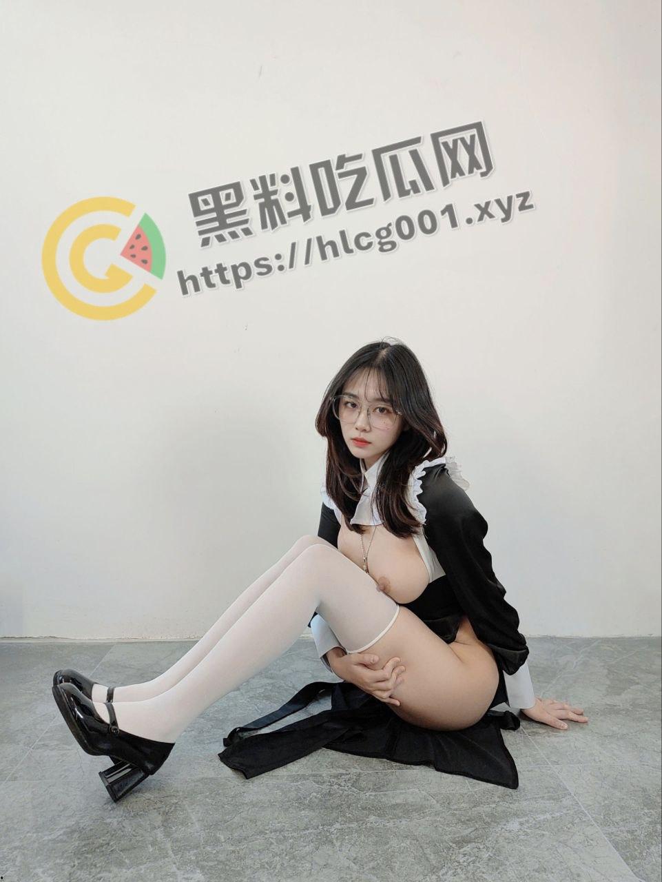 推特福利姬【Ceasonshot99】超越AI的颜值御姐 户外露脸露出 极品身材 最新付费套图合集-14