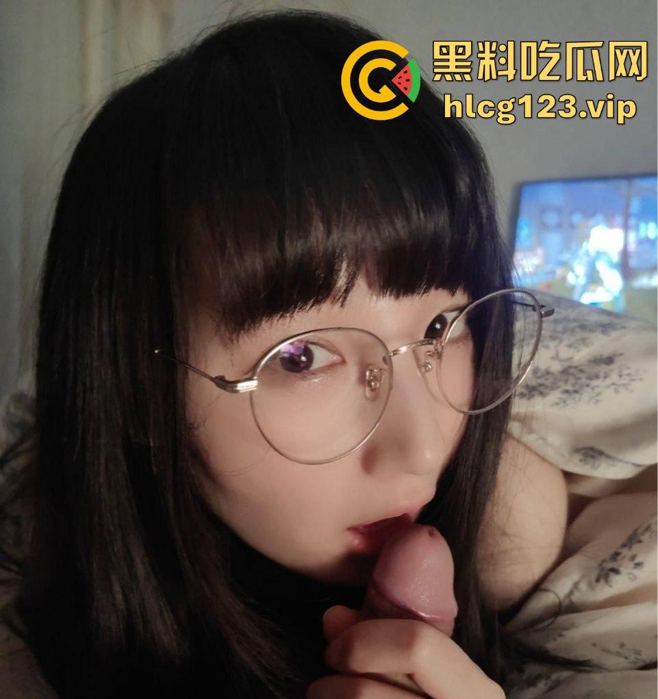 浙江舞蹈系『刘星星』女神情趣内衣骚货,柔韧性满分啪啪姿势随便玩,嗦鸡巴超认真!-8