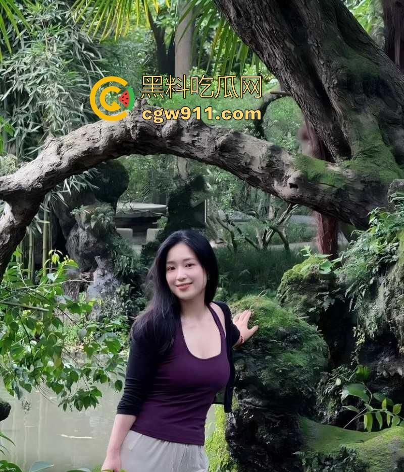 与大奶嫂子户外打野炮,正进入状态激战正酣,突然有人过来,吓得赶紧内射,户外就是刺激!-1