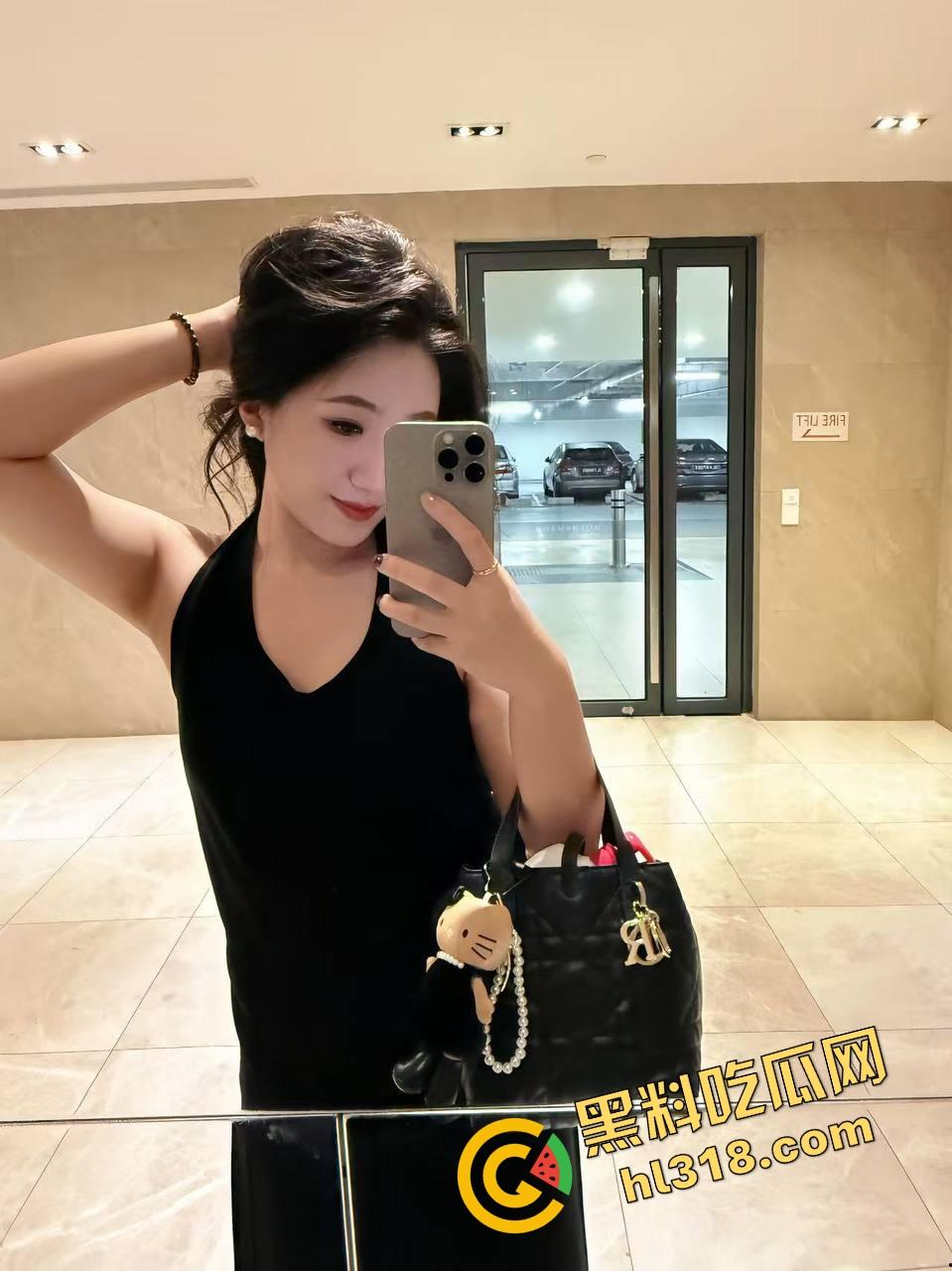 海角大神分享会喷水的亲姐姐,酒吧里爆操醉酒姐姐,酒劲上头让她喝尿,最后带回酒店肛射睡奸!-2