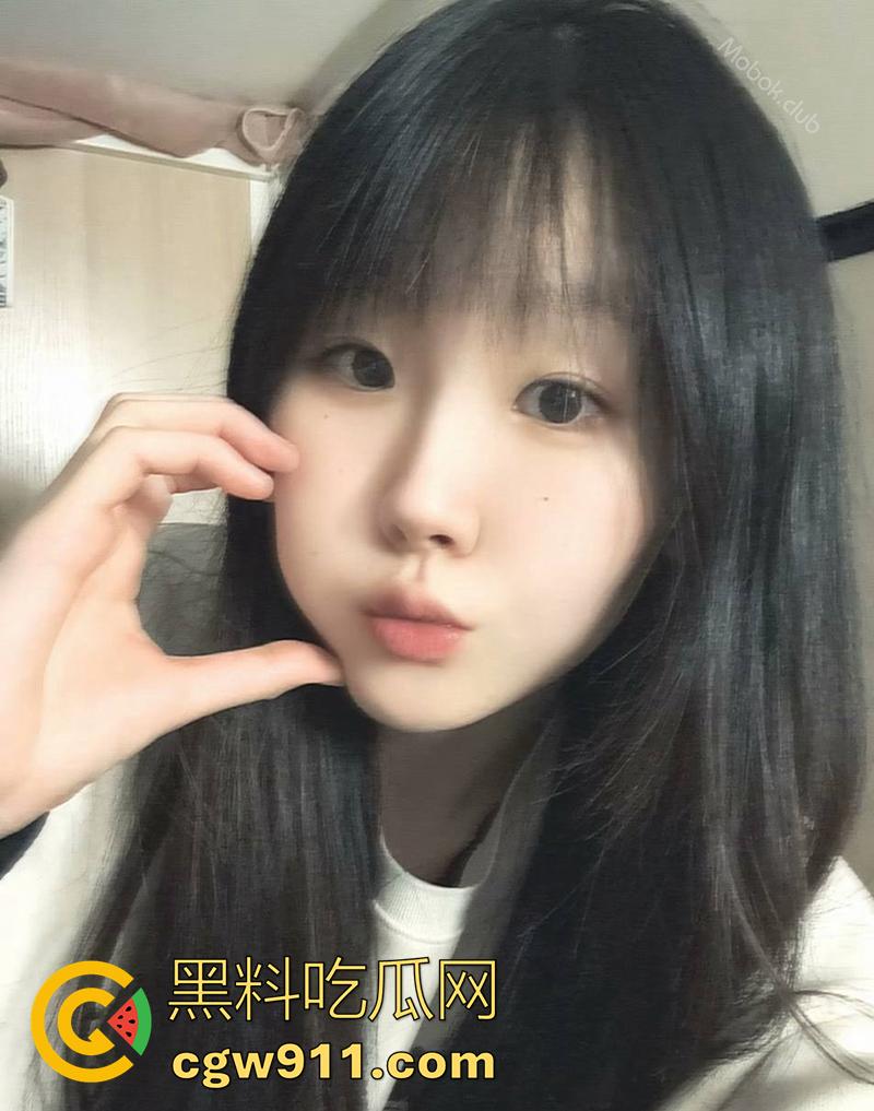 浙江湖州师范学院【王欣桐】表面清纯私下风骚,主动献身网恋男友,被其炫耀泄密私拍,搞得全校皆知彻底出名!-1