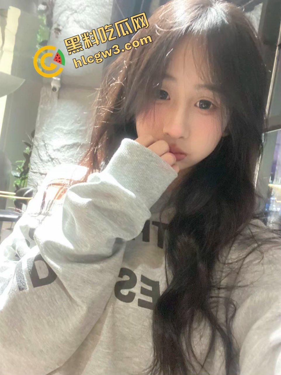 深圳沙井上南学校清纯骚贱反差妹『豆琦祺』深圳大哥砸钱得吃 爆操后搂着睡!独家曝光流出!-2