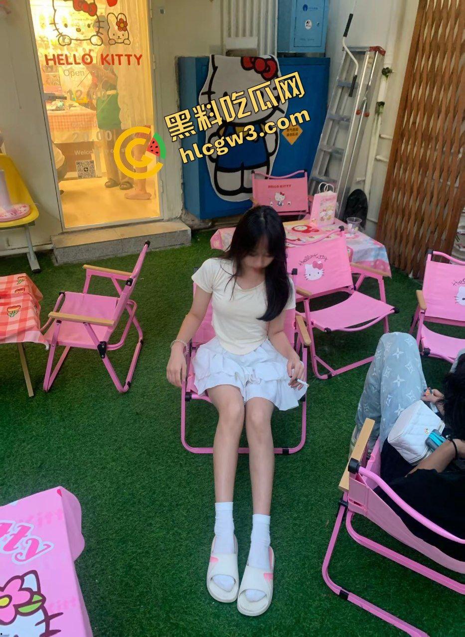 深圳沙井上南学校清纯骚贱反差妹『豆琦祺』深圳大哥砸钱得吃 爆操后搂着睡!独家曝光流出!-3