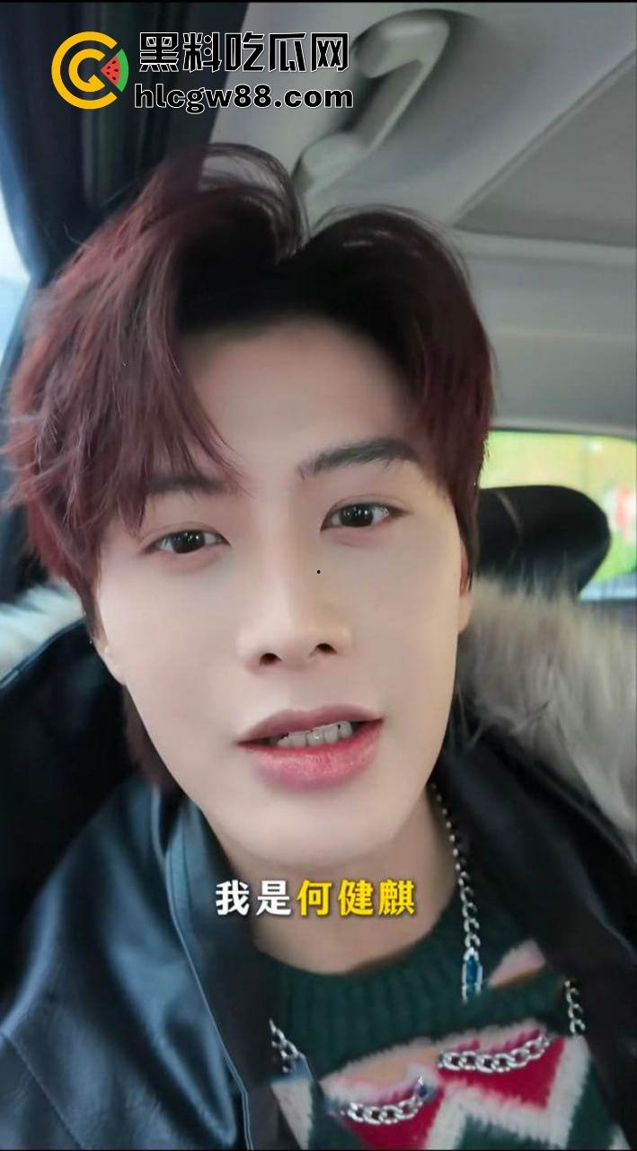 于正短剧顶流【何健麒】塌房.帅气霸总变出轨渣男,床照聊天记录露骚逼本质,榜一大姐15万打赏喂了狗!-11