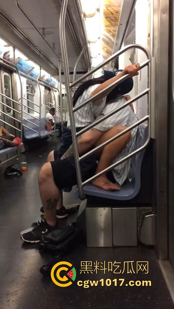 小编精选户外野战做爱视频,各种场景各种大胆做爱露出,无视众人猛插骚逼,只友你想不到的没有他们不敢操的!-7