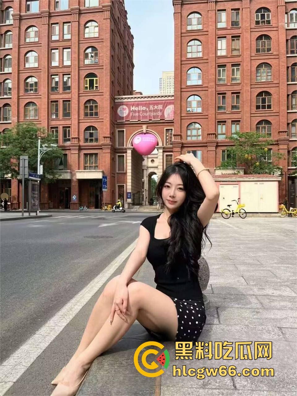 南开反差婊【金月敏】嫩乳肥臀淫汁喷一地,有男友还当劈腿母狗,大屌操翻下贱逼,主动张嘴舔精子!-2